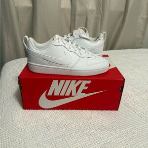 nike court boro low 2